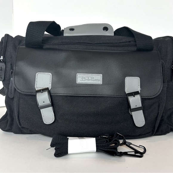 Bella Russo Other - New Bella Russo 18” canvas travel duffel